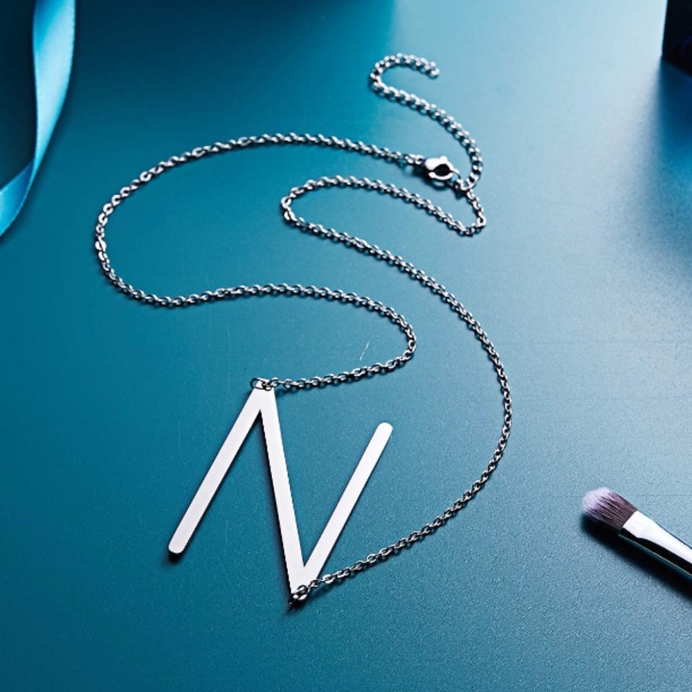 Silver Womans Name Initial Necklace N Nwt 28$